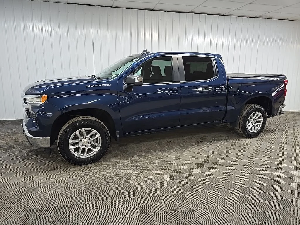 Used 2023 Blue Chevrolet LT image 6