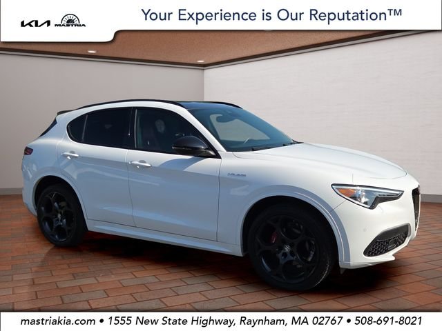 Used 2022 White Alfa Romeo Veloce image 1