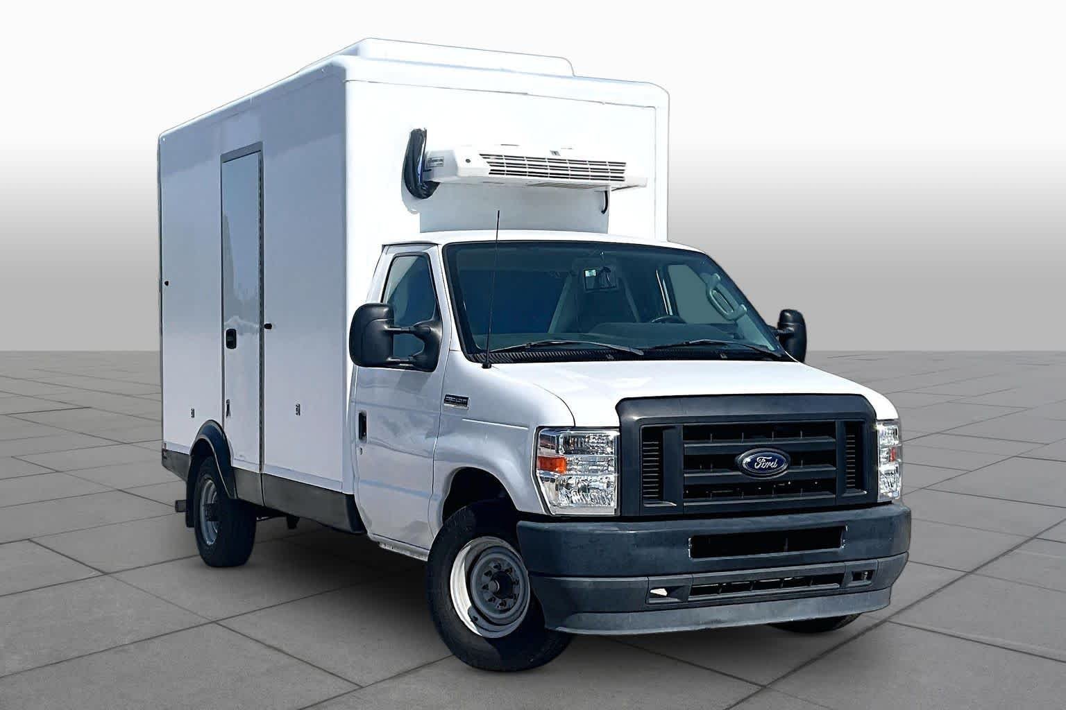 Pre-Owned 2023 Ford E-Series Cutaway