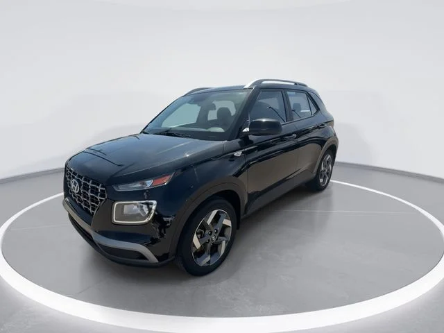 Used 2022 Black Hyundai SEL image 4