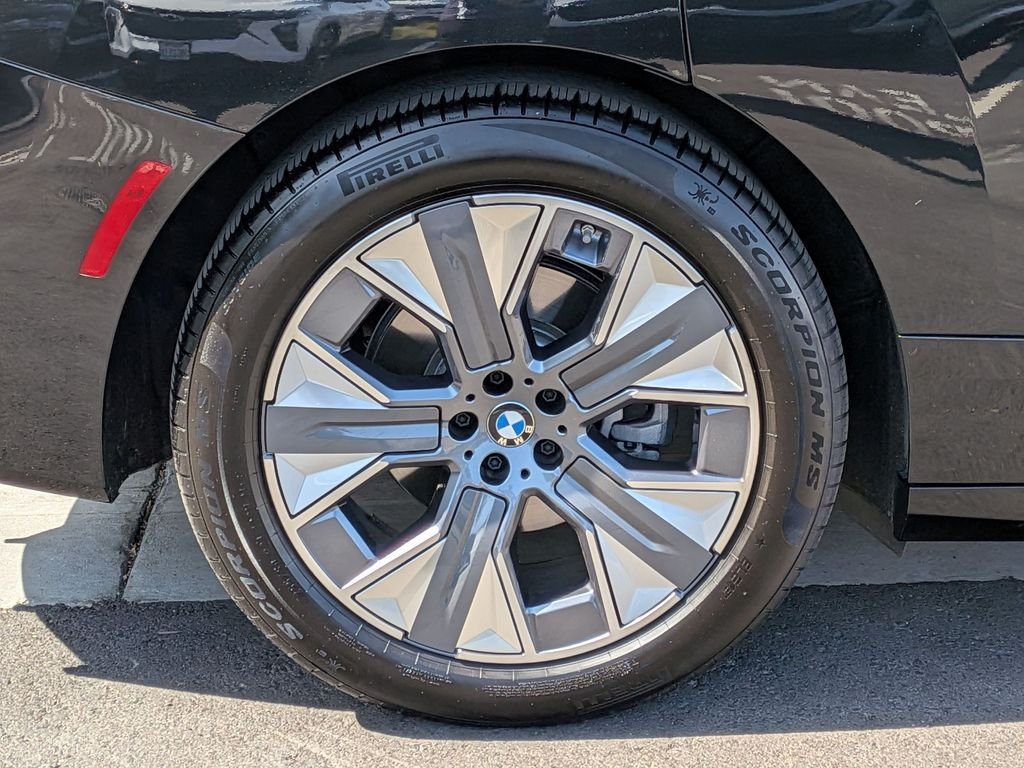 Used 2026 Black BMW xDrive45 image 24