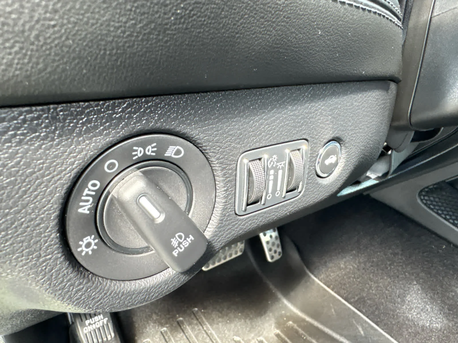 Used 2022 Green Dodge R/T Scat Pack image 20