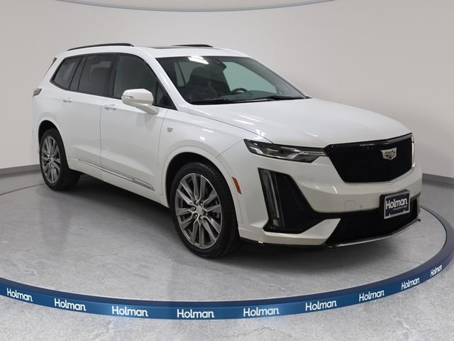 Used 2020 White Cadillac Sport image 4
