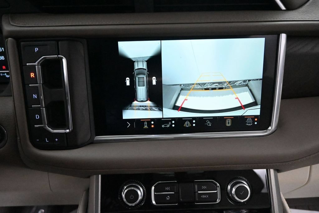 Used 2023 White Frost Tricoat GMC Denali image 16