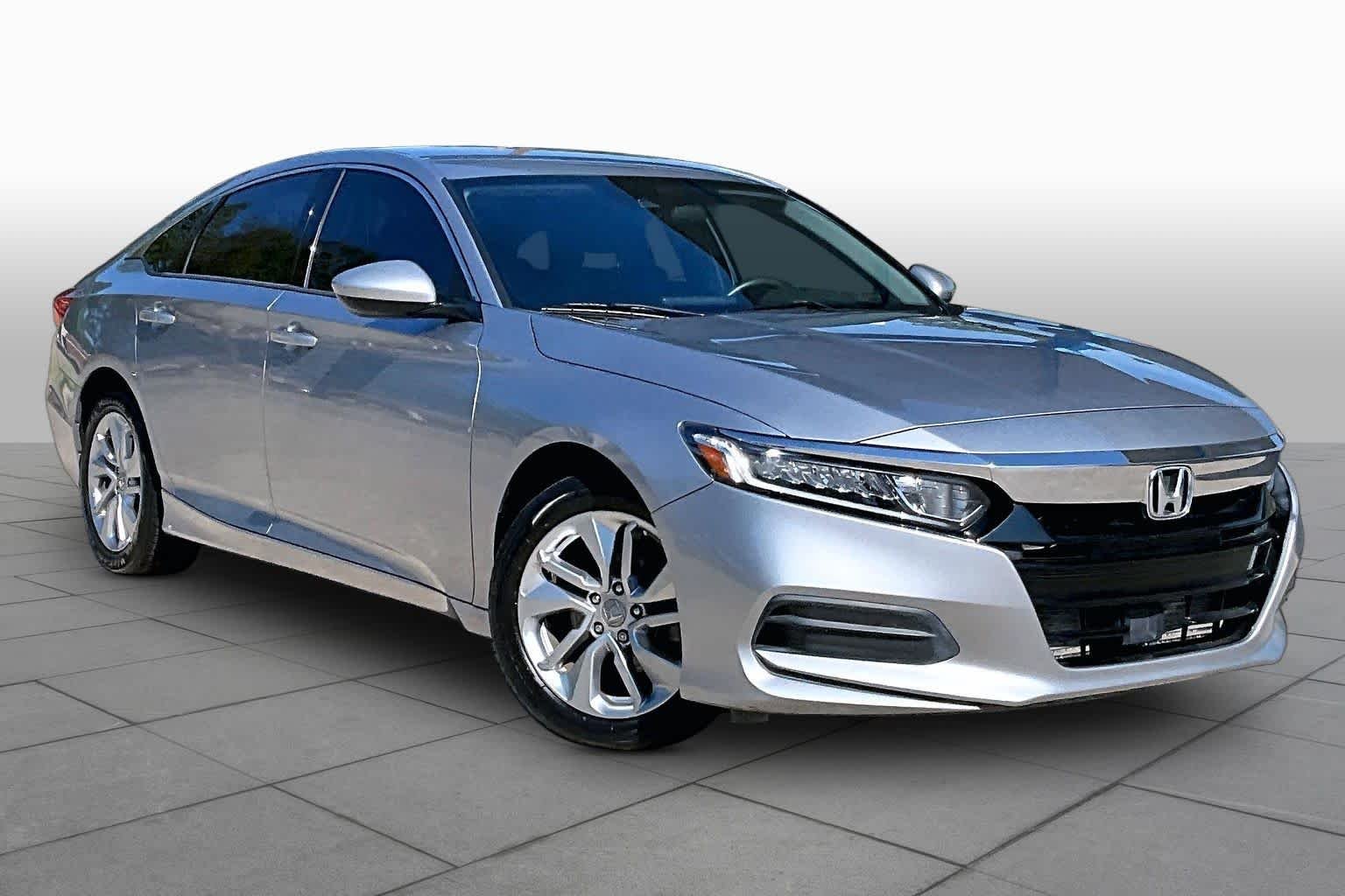 Used 2019 Lunar Silver Metallic Honda LX 1.5T image 3