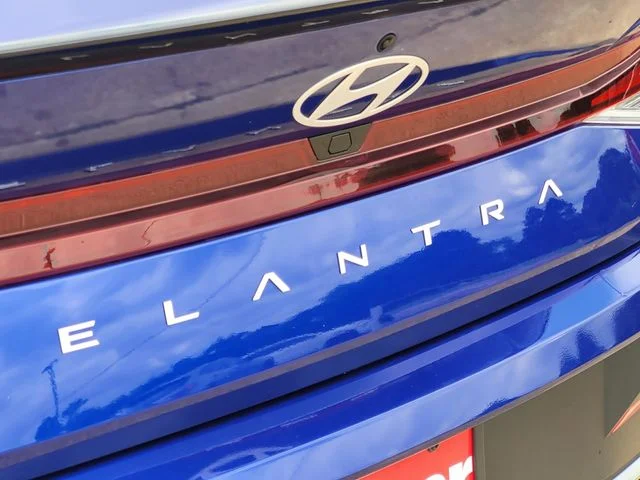 Used 2025 Blue Hyundai SEL Sport image 10