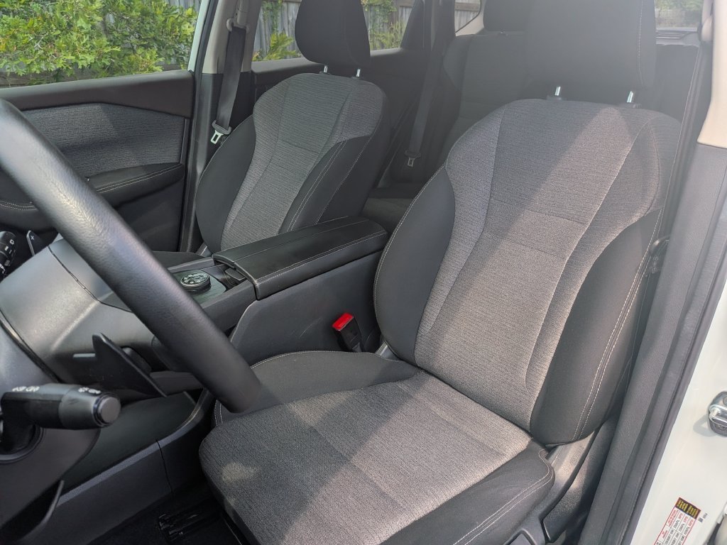 Used 2022 White Nissan S image 12