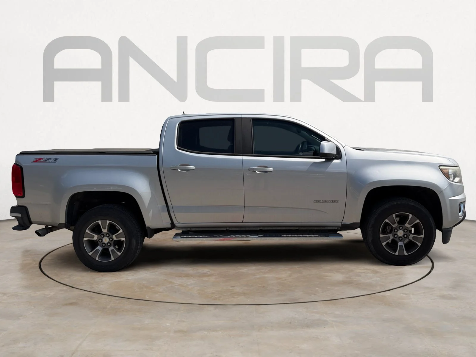Used 2017 Silver Ice Metallic Chevrolet Z71 image 10