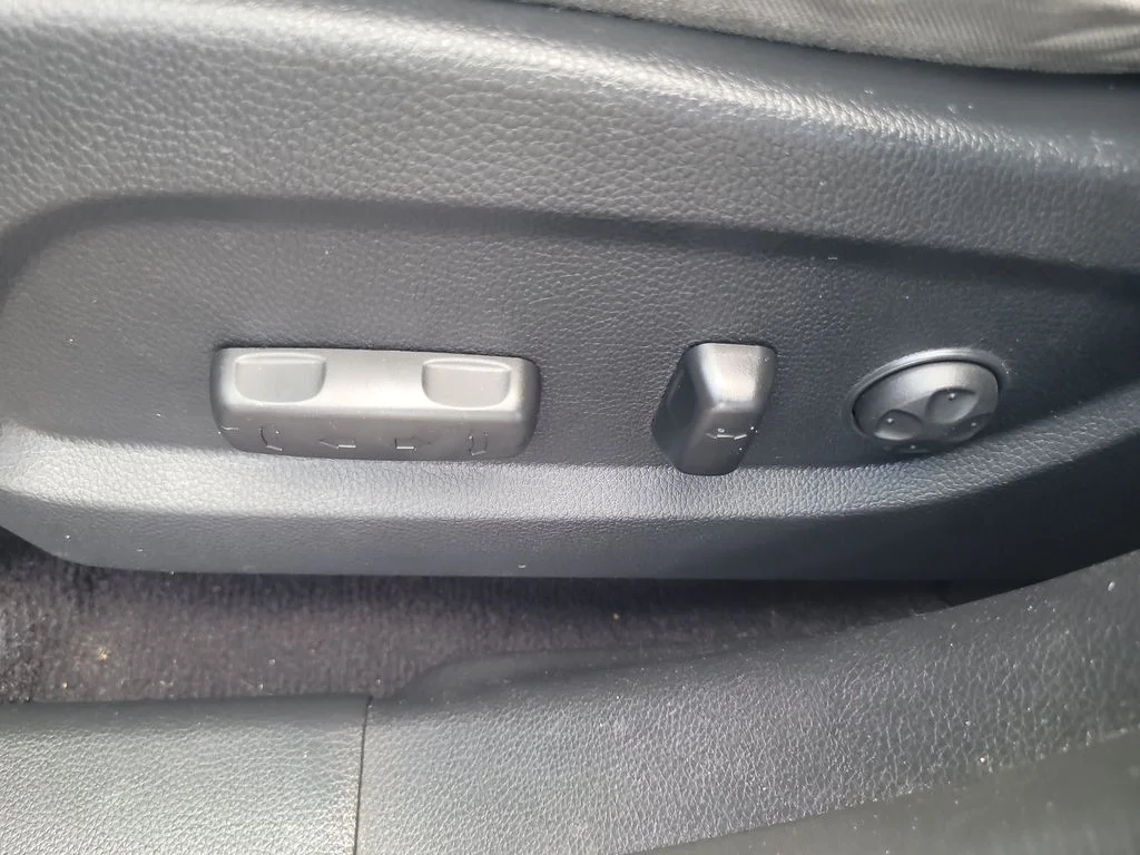 Certified Used 2017 Blue Hyundai SE image 17