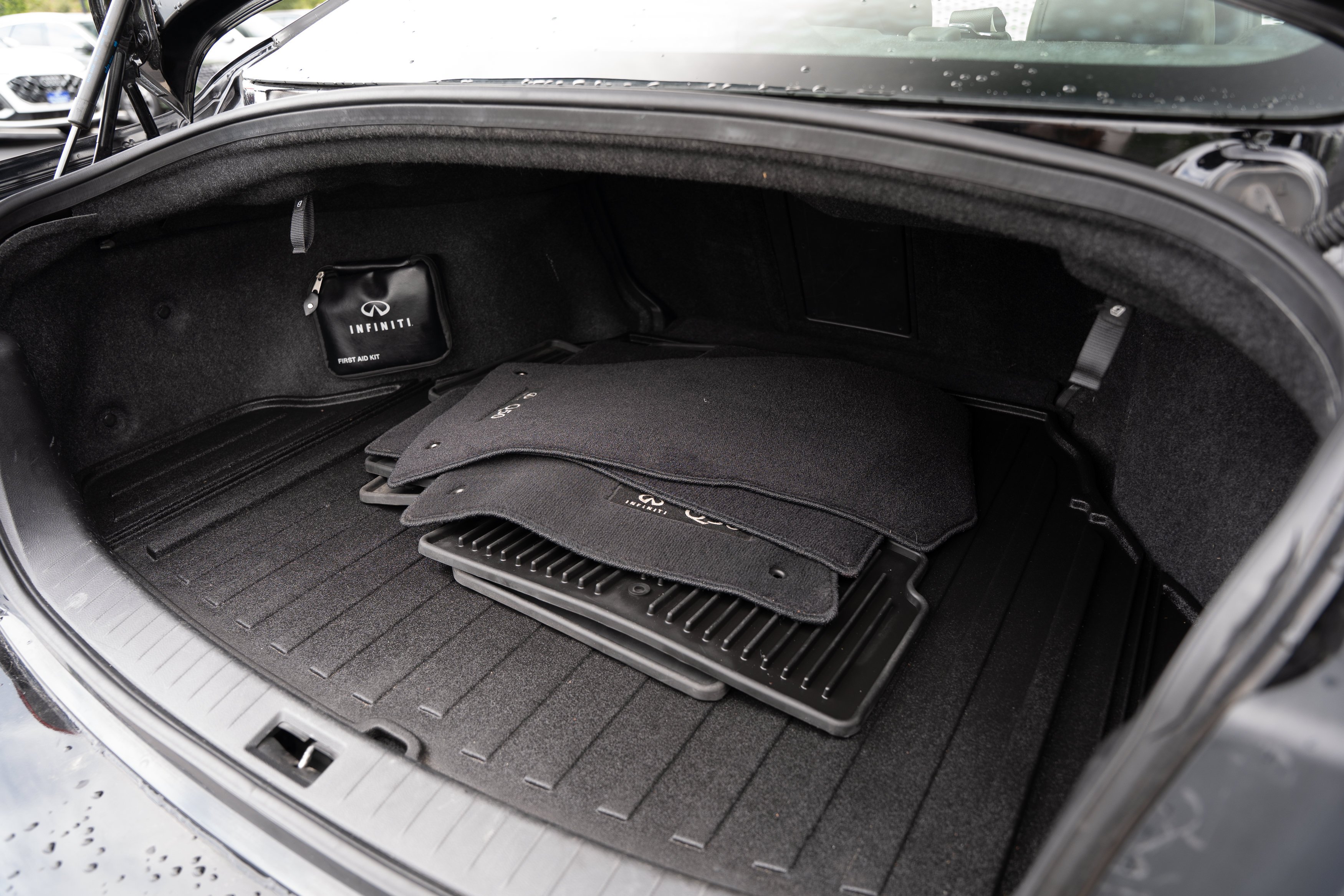 Used 2014 Black Obsidian INFINITI Premium image 24