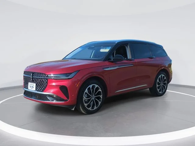 Used 2024 Red Lincoln Reserve image 1