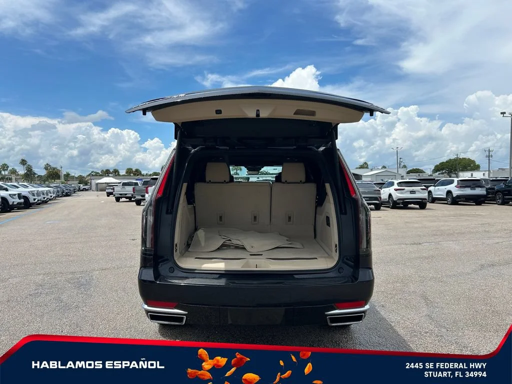 Used 2021 DARK MOON BLUE METALLIC Cadillac Premium Luxury image 17