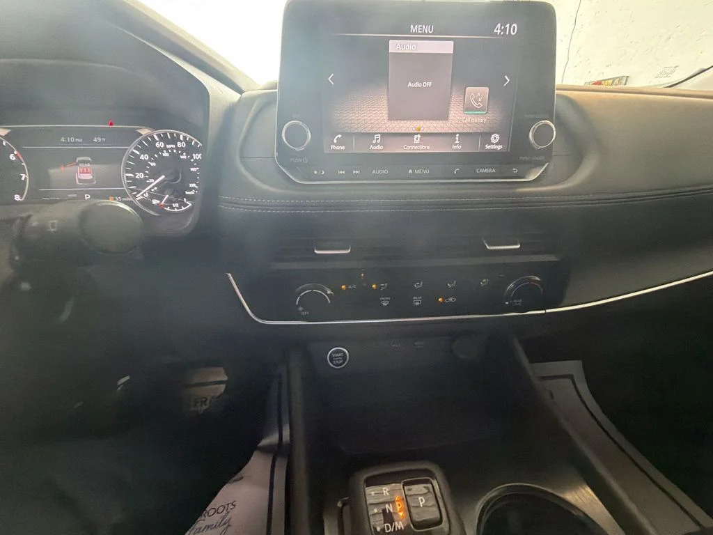 Used 2023 Gray Nissan S image 18