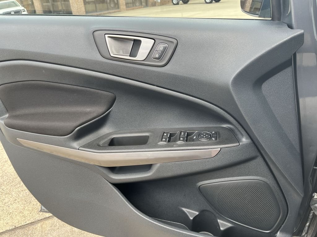 Used 2020 Gray Ford SE image 13