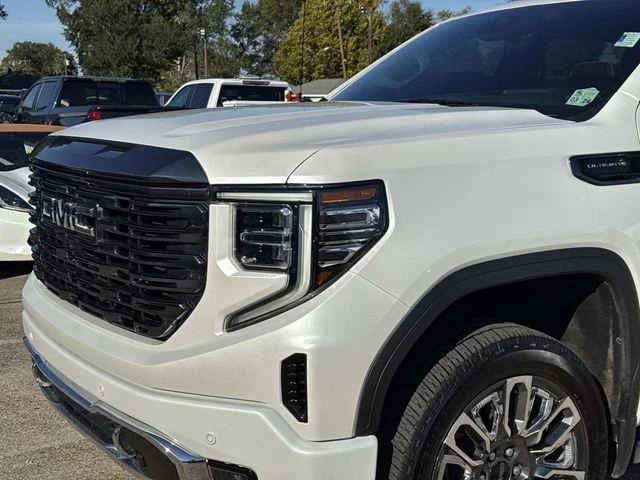 Used 2023 White GMC Denali Ultimate image 3