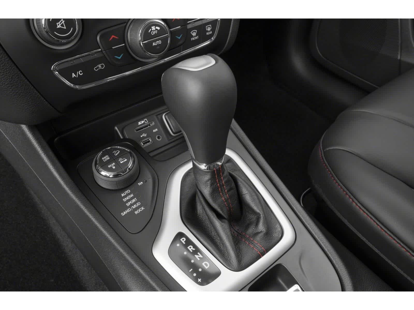 Used 2015 Granite Crystal Metallic Clearcoat Jeep Trailhawk image 8