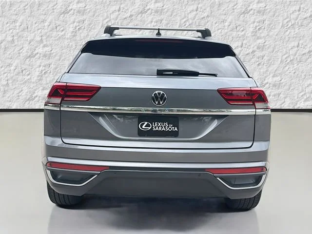 Used 2020 Platinum Gray Metallic Volkswagen 2.0T SE w/Technology image 4