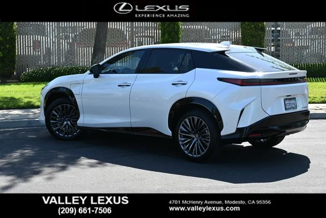 Certified Used 2025 EMINENT WHITE PEARL Lexus 300e Luxury image 4