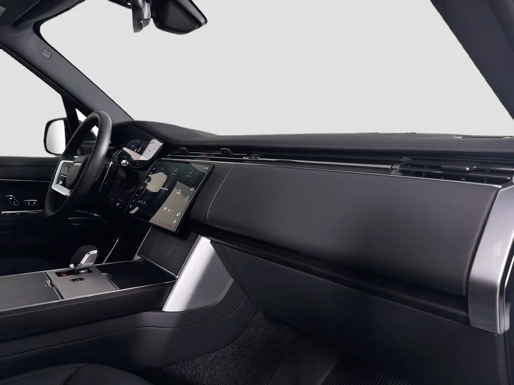 New 2026 Carpathian Gray Premium Metallic Land Rover SE image 31