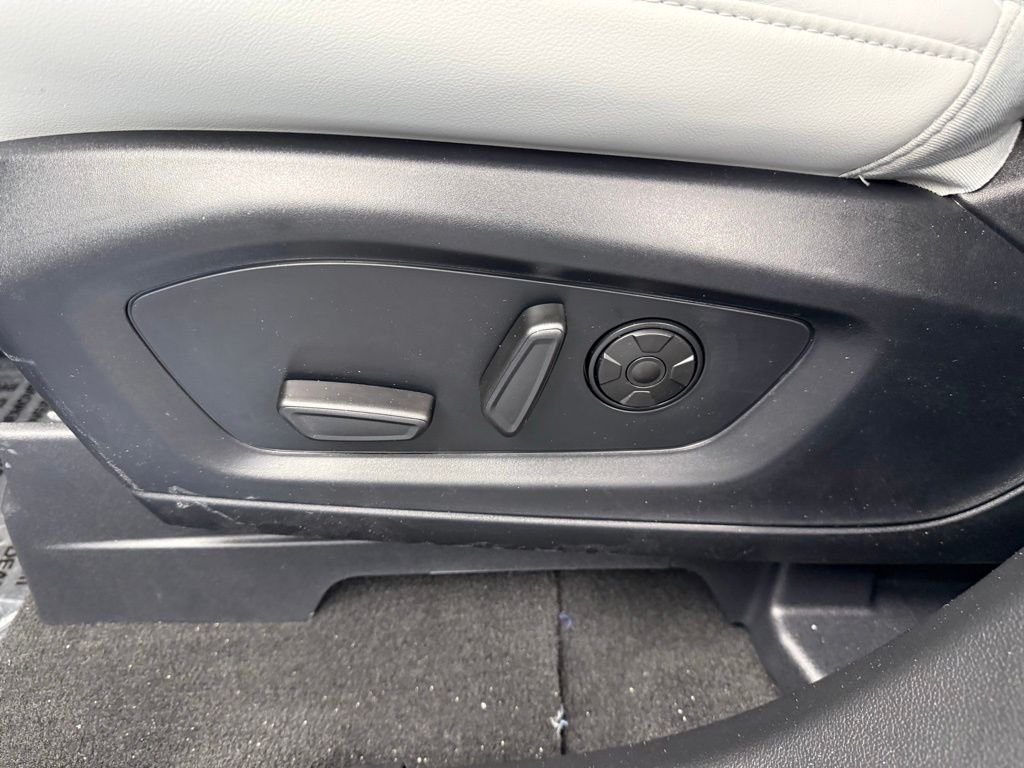 New 2026 Agate Black Metallic Ford Platinum™ image 59