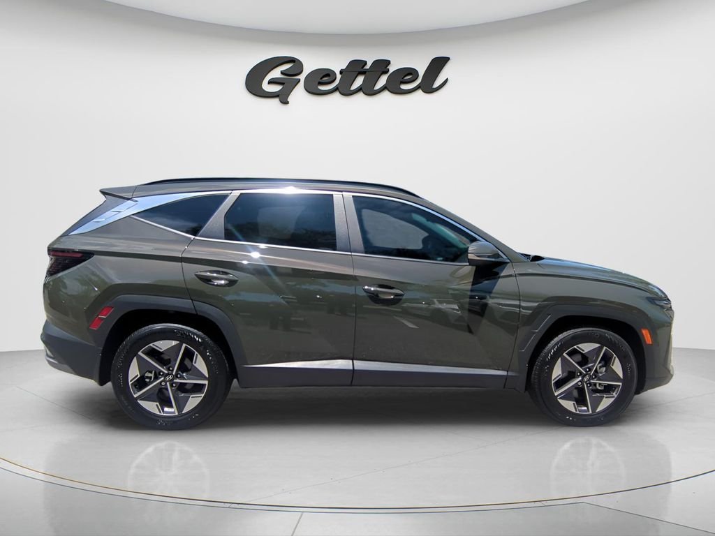 Used 2025 Green Hyundai SEL Convenience image 4