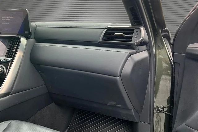 Used 2025 Green Lexus 700h Overtrail image 27