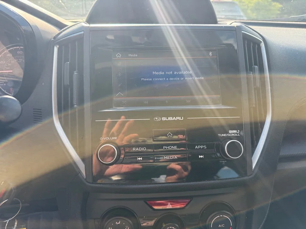 Used 2019 Silver Subaru 2.0i image 12