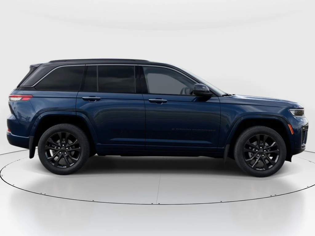 New 2026 Fathom Blue Pearl-Coat Exterior Paint Jeep Limited Reserve image 16