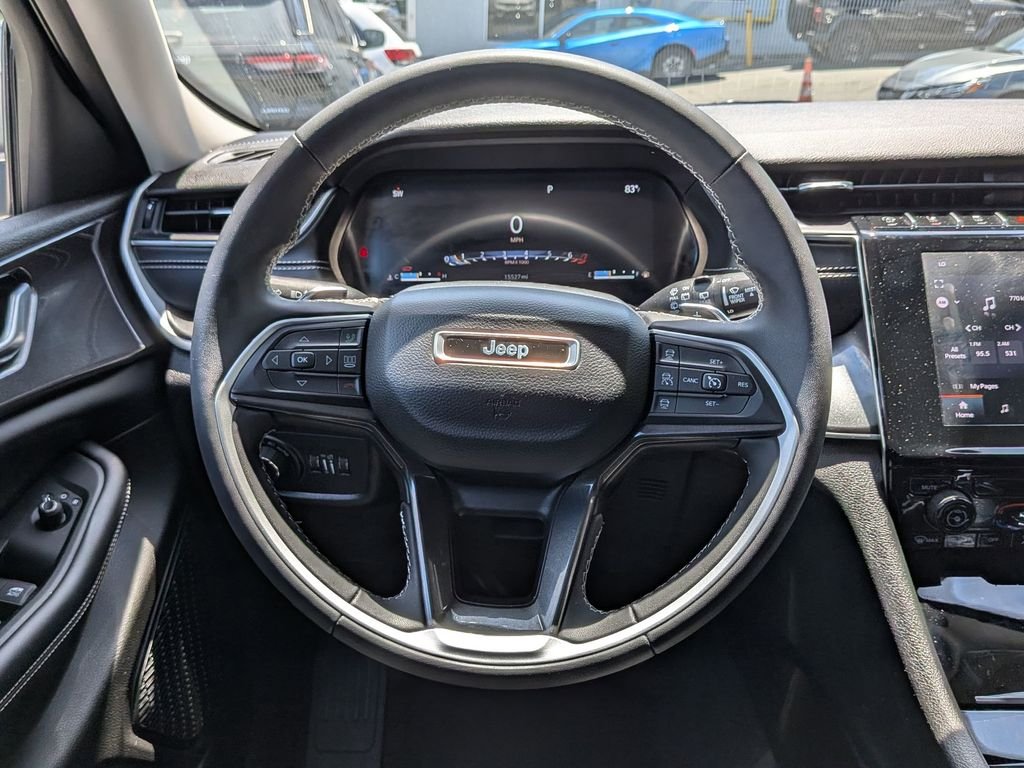 Used 2023 White Jeep Laredo image 13