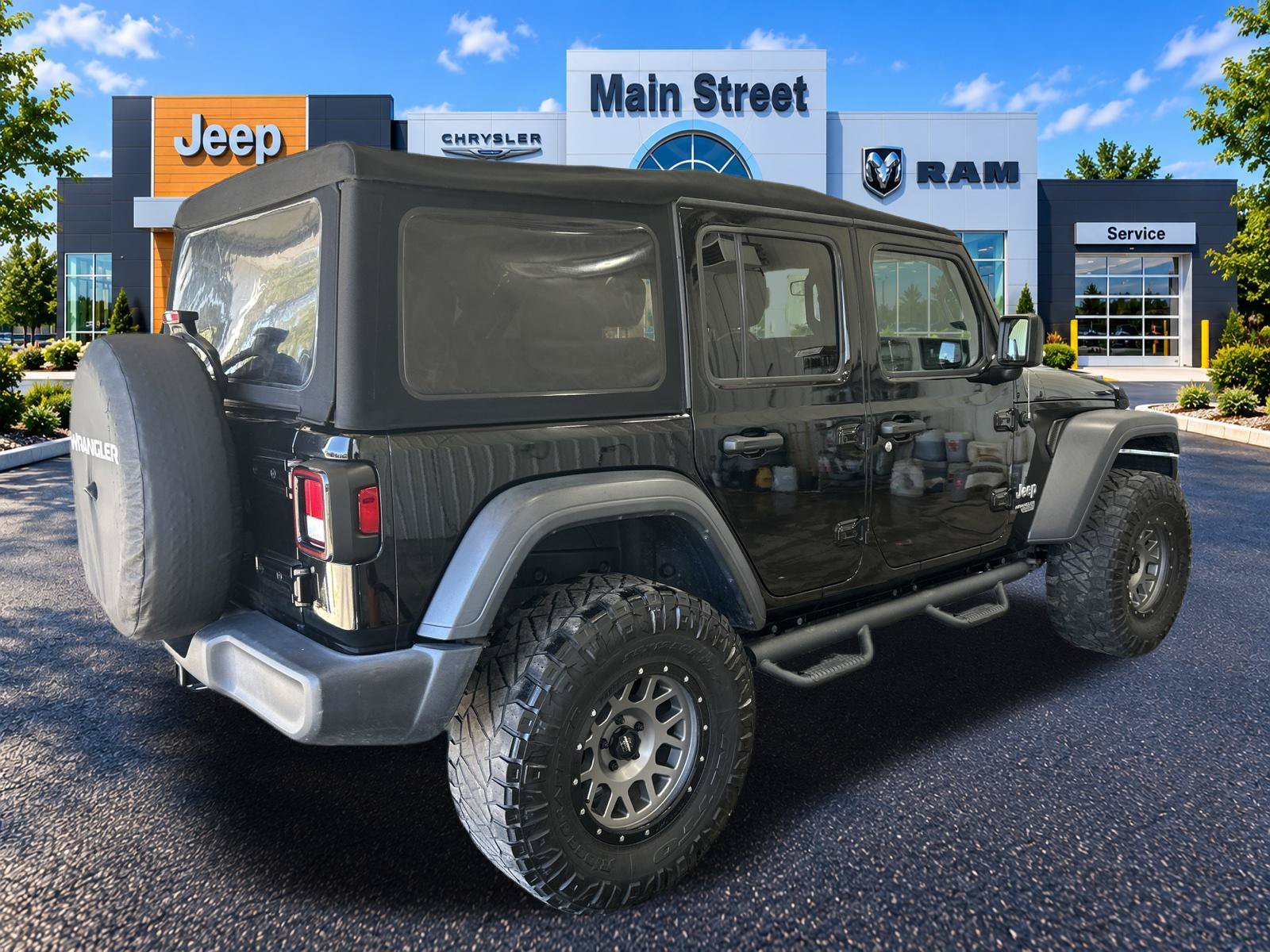 Used 2018 Black Jeep Unlimited Sport S image 11