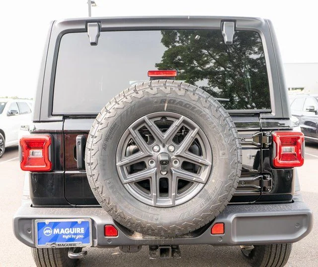 New 2026 Black Clear-Coat Exterior Paint Jeep Sport S image 6