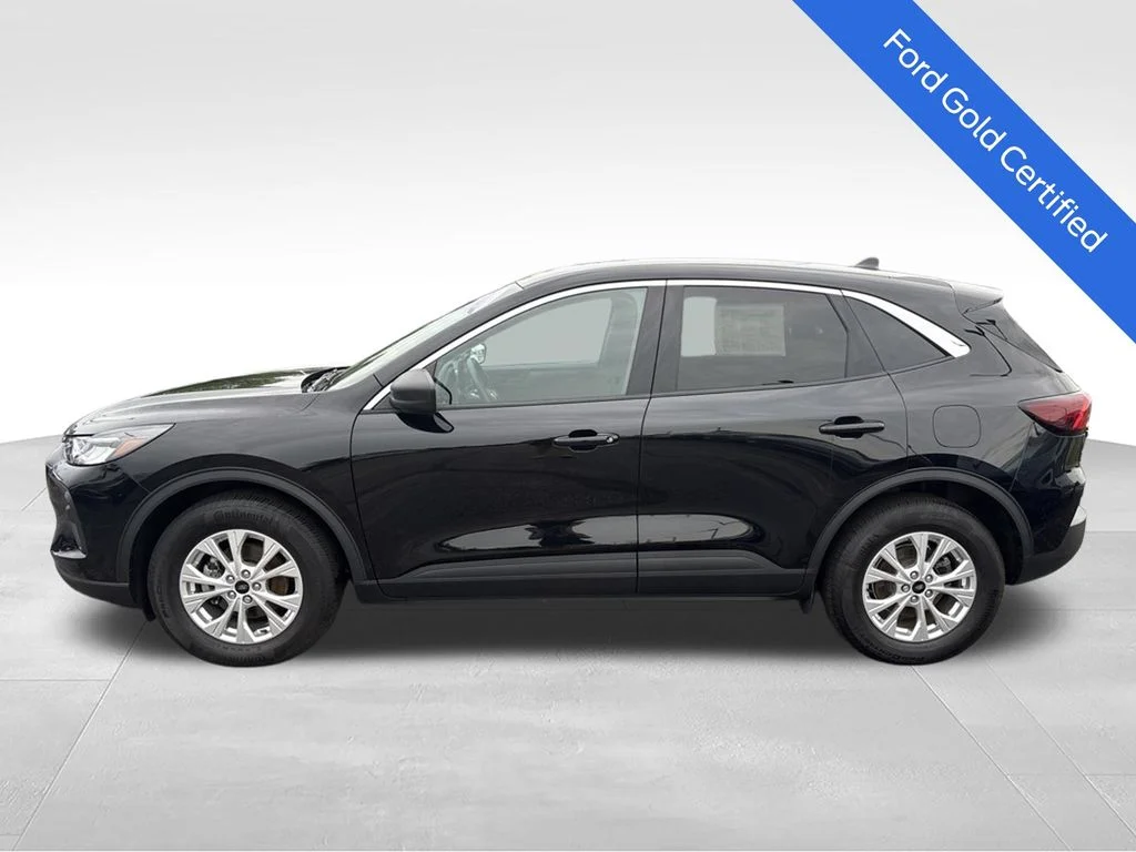 Used 2023 Agate Black Metallic Ford Active image 3