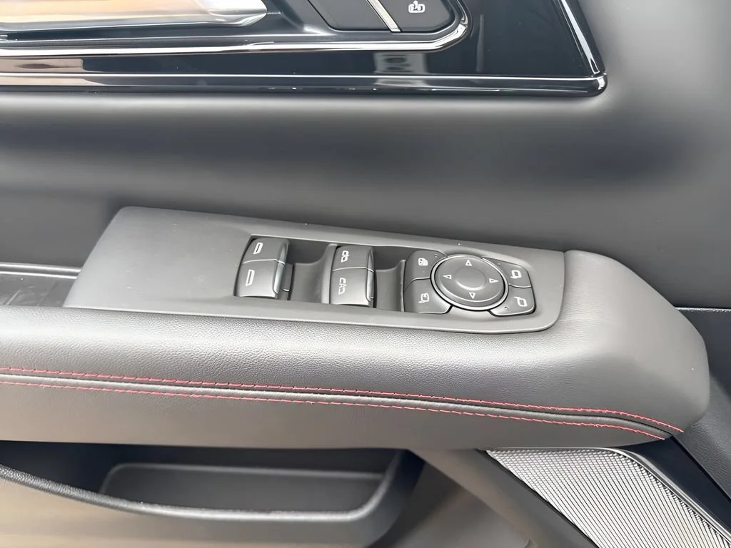 2026 GMC Yukon XL AT4 Ultimate - Photo 33