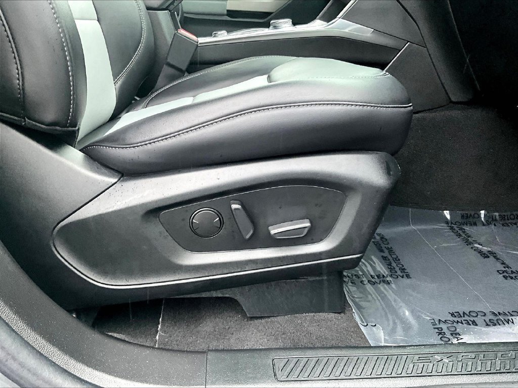 Used 2023 Gray Ford XLT image 28