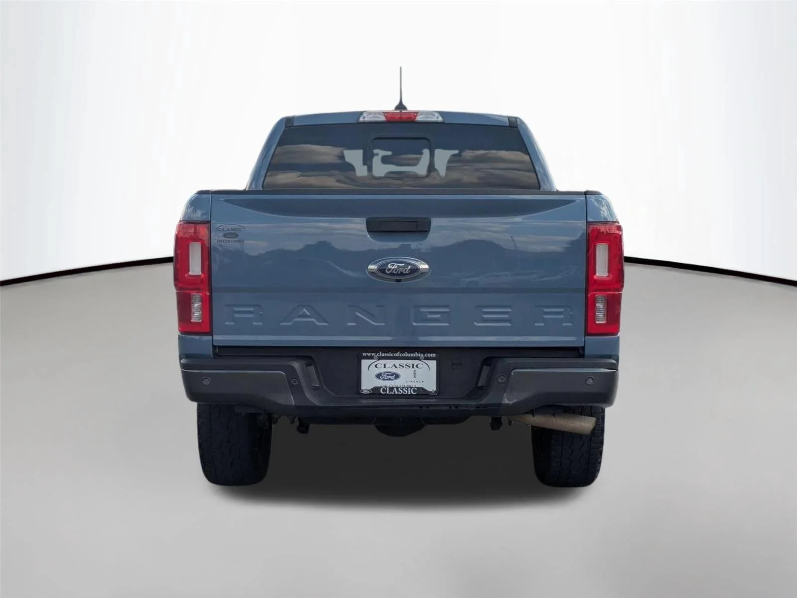 Used 2023 Azure Gray Metallic Tri-Coat Ford XLT image 6