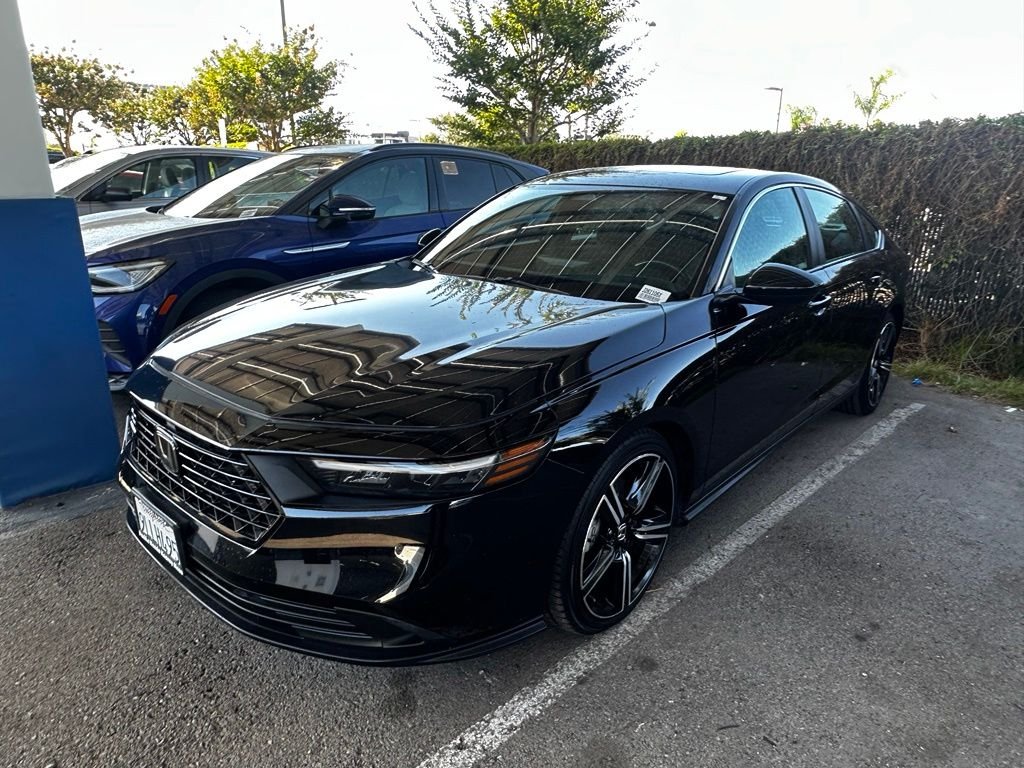 Used 2024  Honda Sport image 11