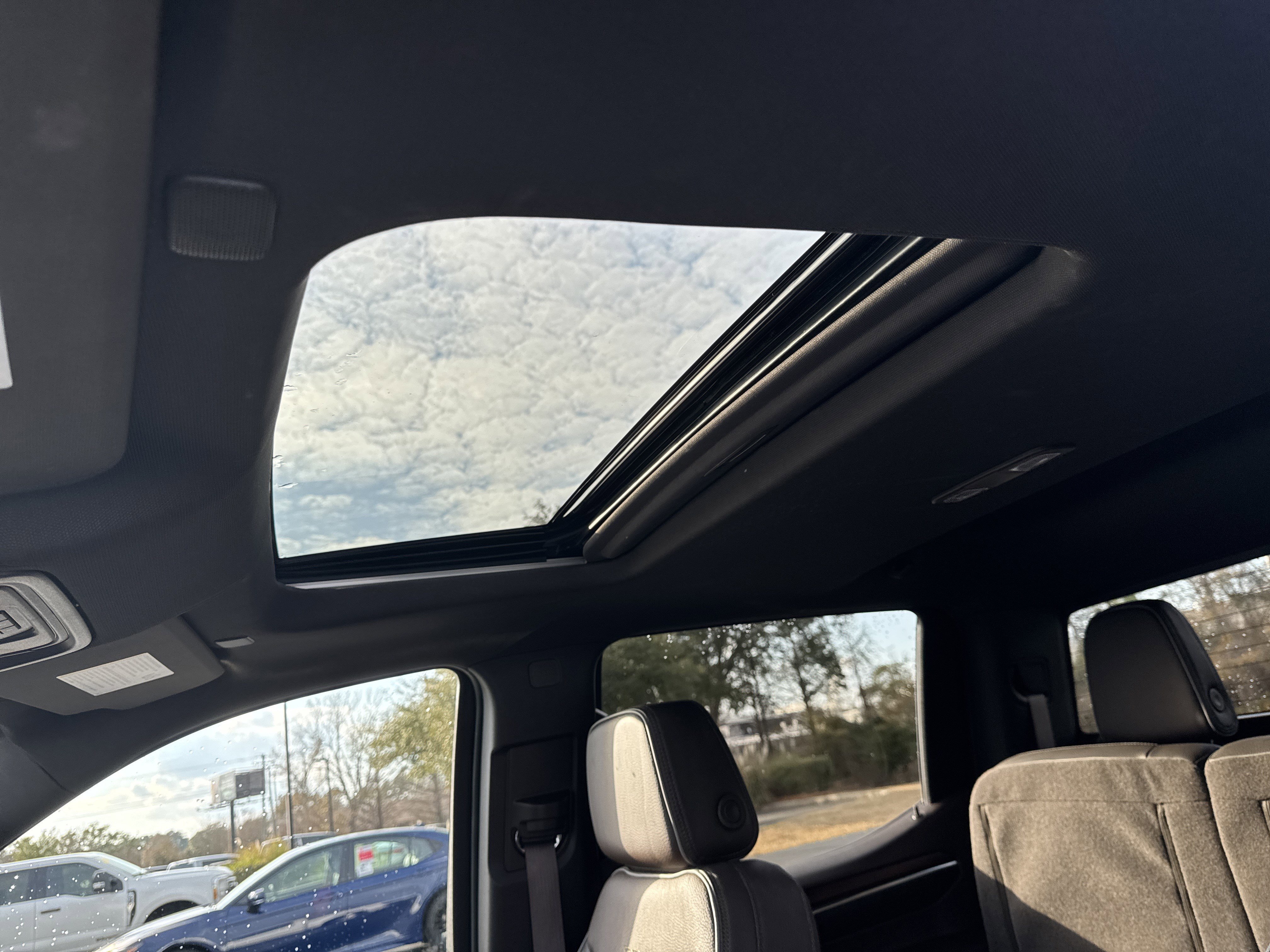 Used 2025 White Frost Tricoat GMC Denali image 16