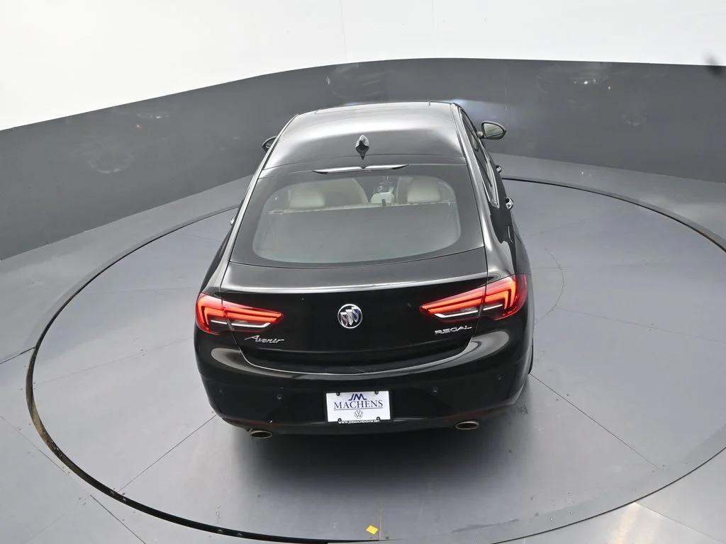 Used 2019 Black Buick Avenir image 20