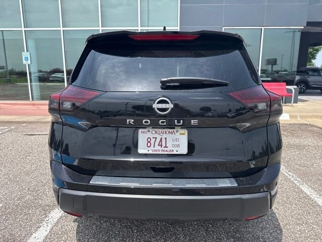Used 2025 Black Nissan SV image 4