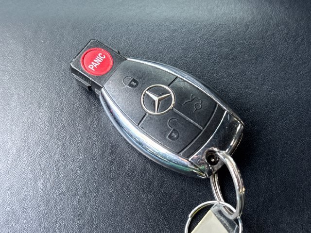 Used 2010 Arctic White Mercedes-Benz ML 63 AMG® image 33