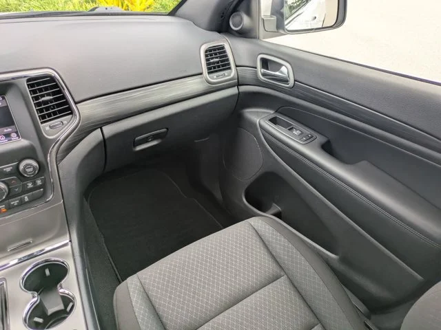 Used 2020 Bright White Clearcoat Jeep Laredo image 16