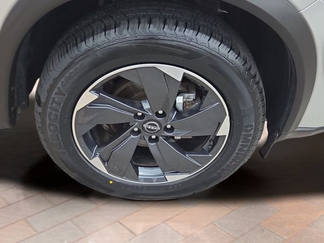 Used 2024 Brilliant Silver Metallic Nissan SV image 19