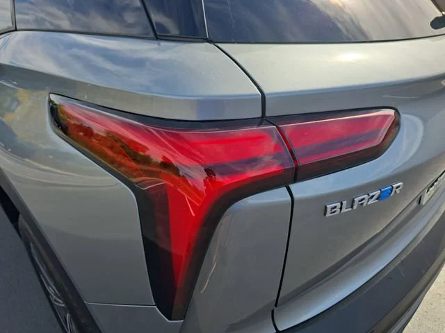 New 2025 Sterling Gray Metallic Chevrolet LT image 33