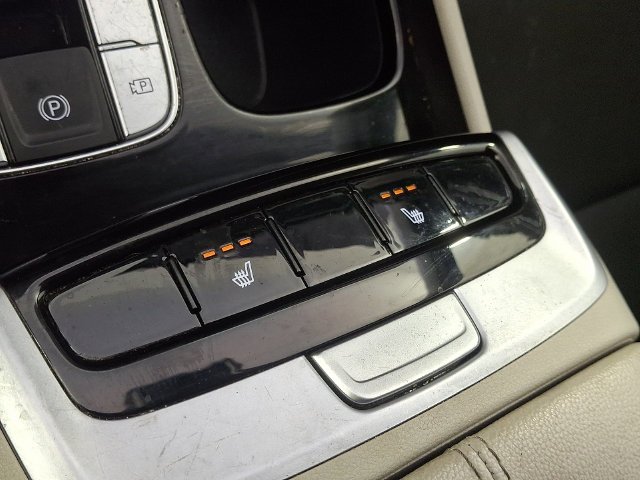 Certified Used 2024 White Hyundai SEL image 28