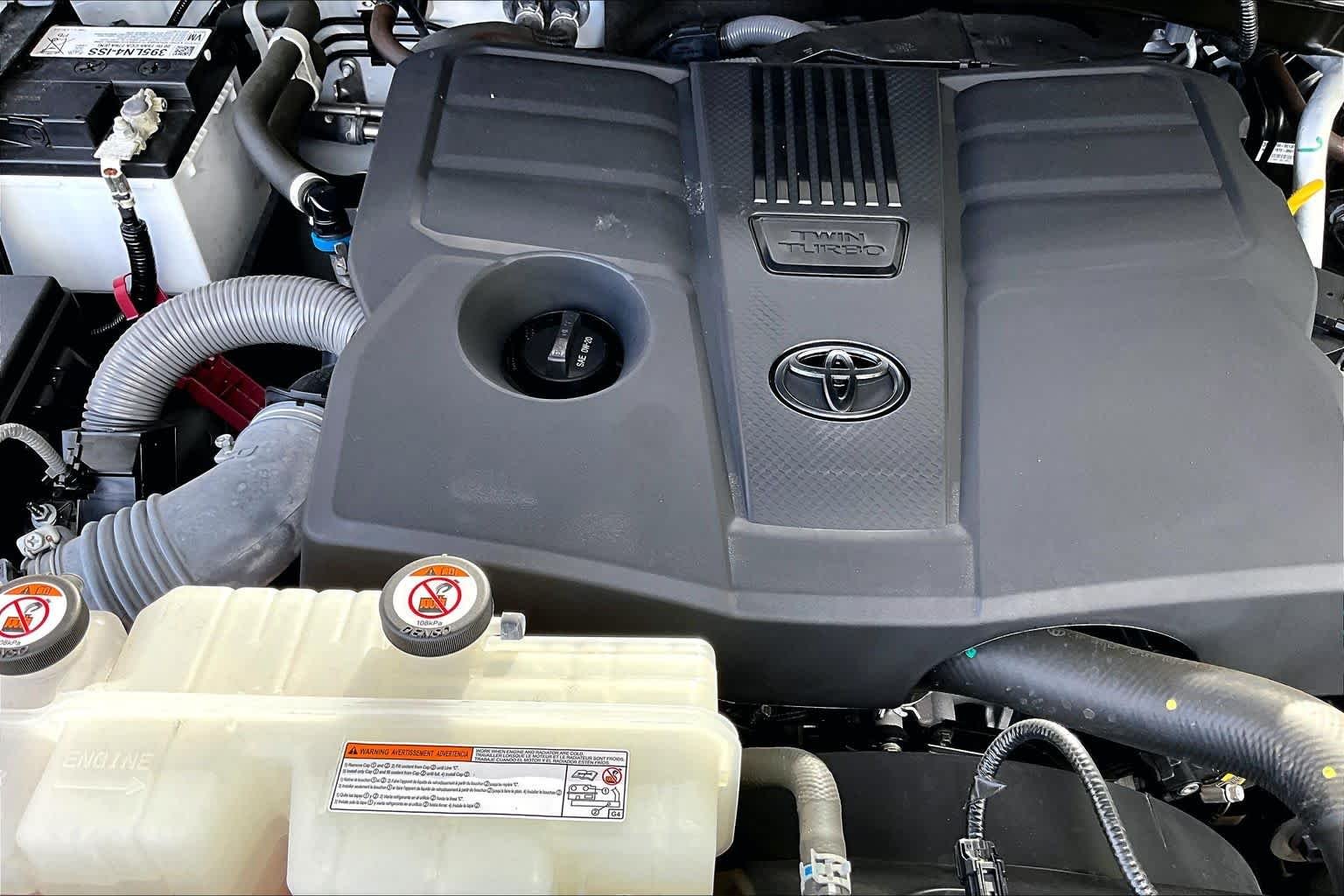 Used 2023 Ice Cap Toyota SR5 image 32