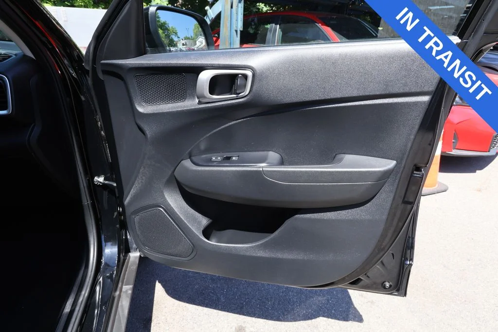 Used 2025 Onyx Black Hyundai SE image 28