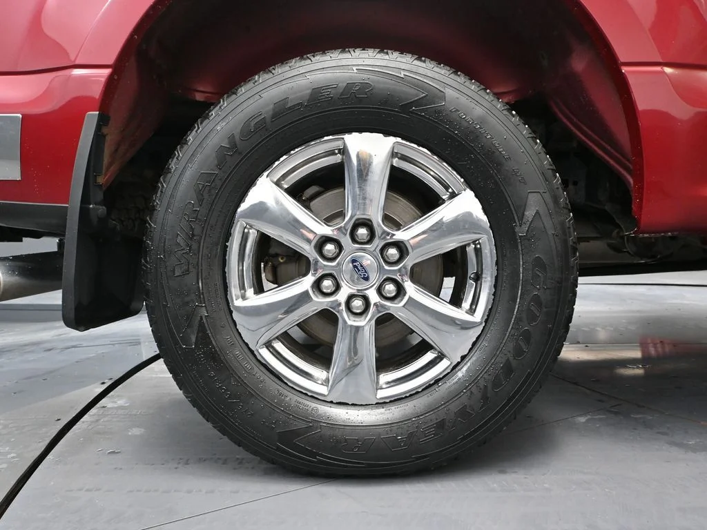 Used 2018 Red Ford XLT image 17