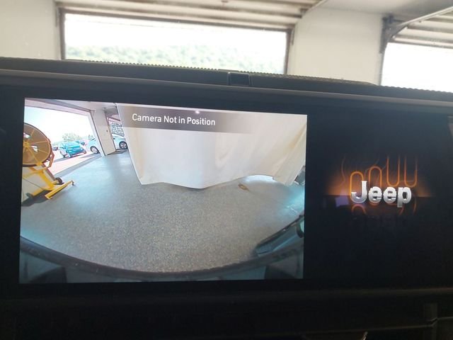 Used 2024  Jeep Sahara 4xe image 10