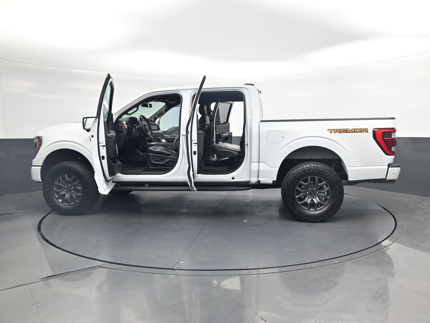Used 2022 Oxford White Ford Tremor image 40