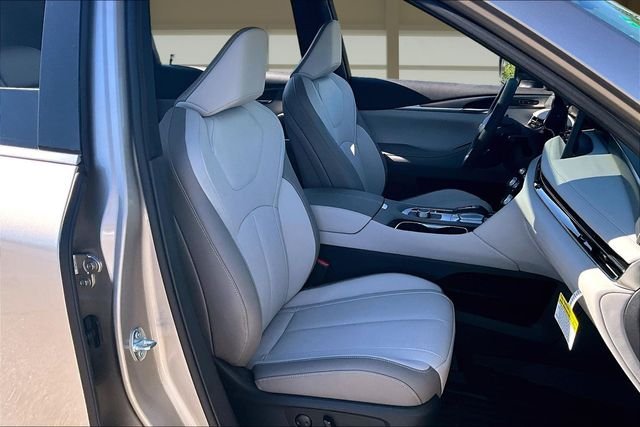 New 2027 WARM TITANIUM INFINITI LUXE image 7